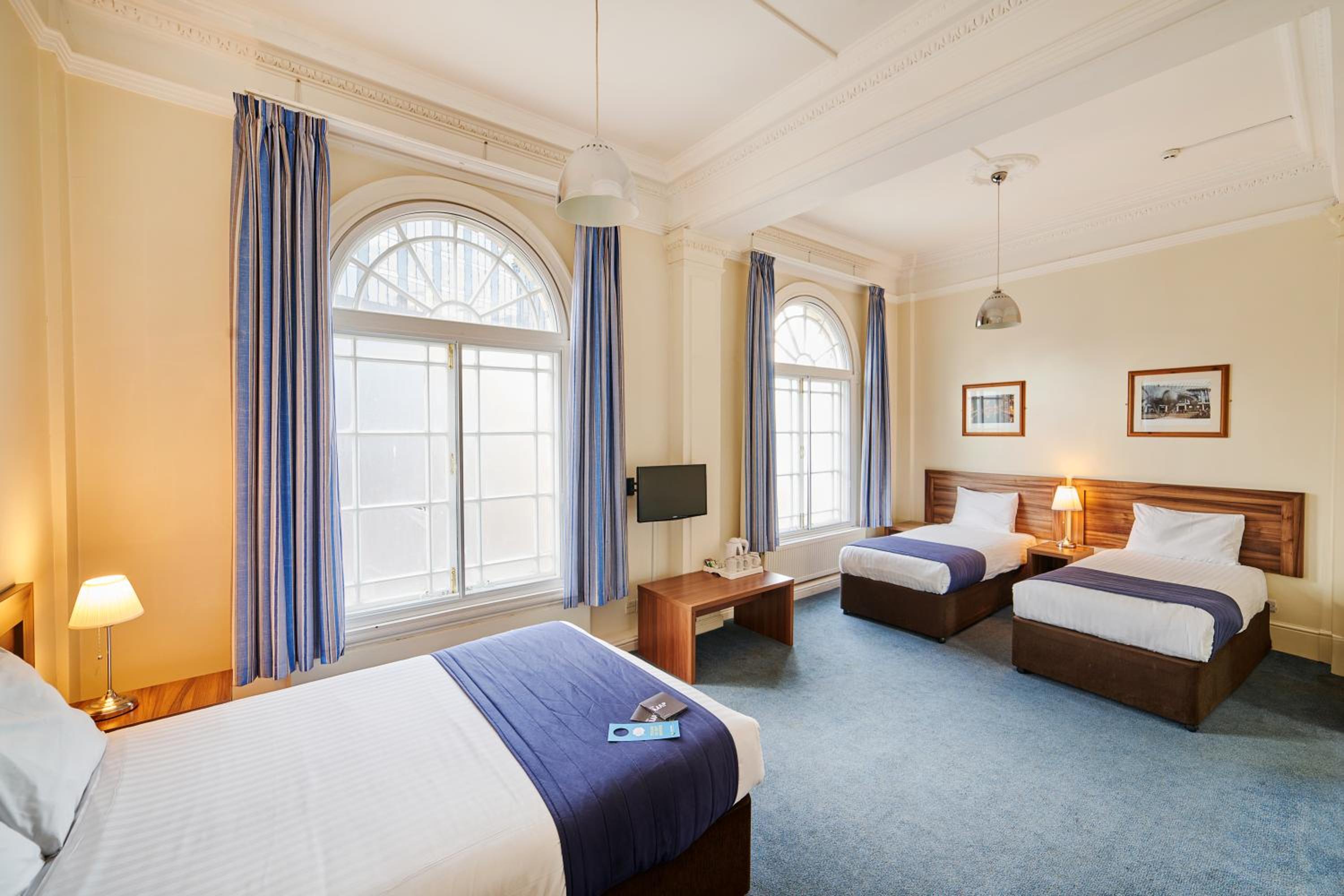 Room, Quadruple, 1 Double and 1 Single Bed