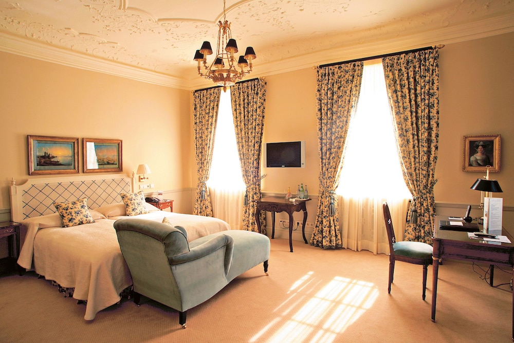 WALD AND SCHLOSSHOTEL FRIEDRICHSRUHE 17/67