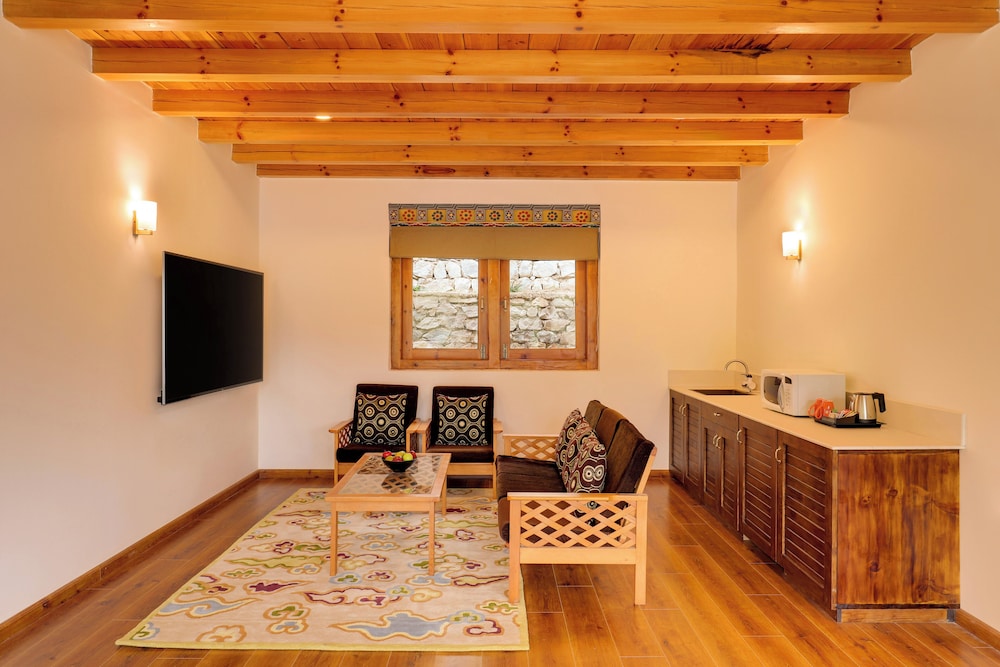 Lemon Tree Resort, Thimphu, Bhutan 24/37