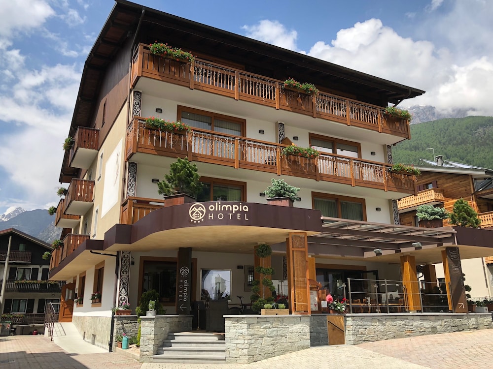 OLIMPIA HOTEL 3/50
