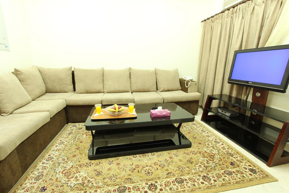 بنايه خليفه(Khalifa Tower Hotel Apartments) 61/69