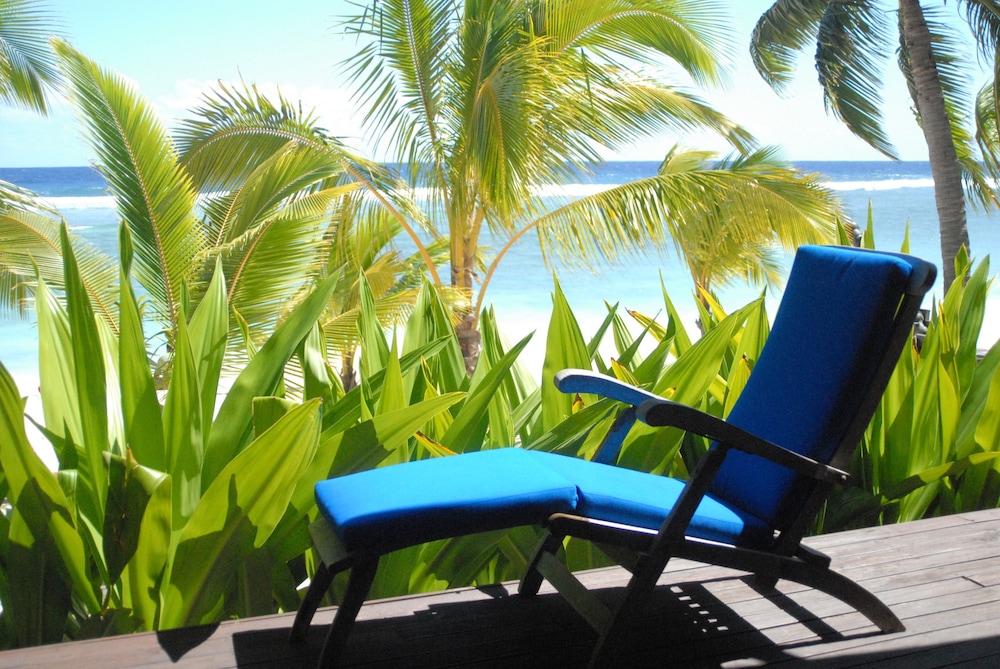 MAGIC REEF BUNGALOWS 27/66