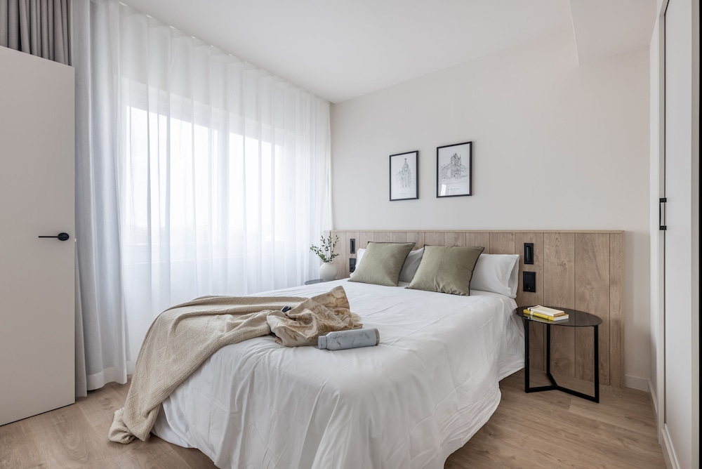 1 BEDROOM, APARTMENT