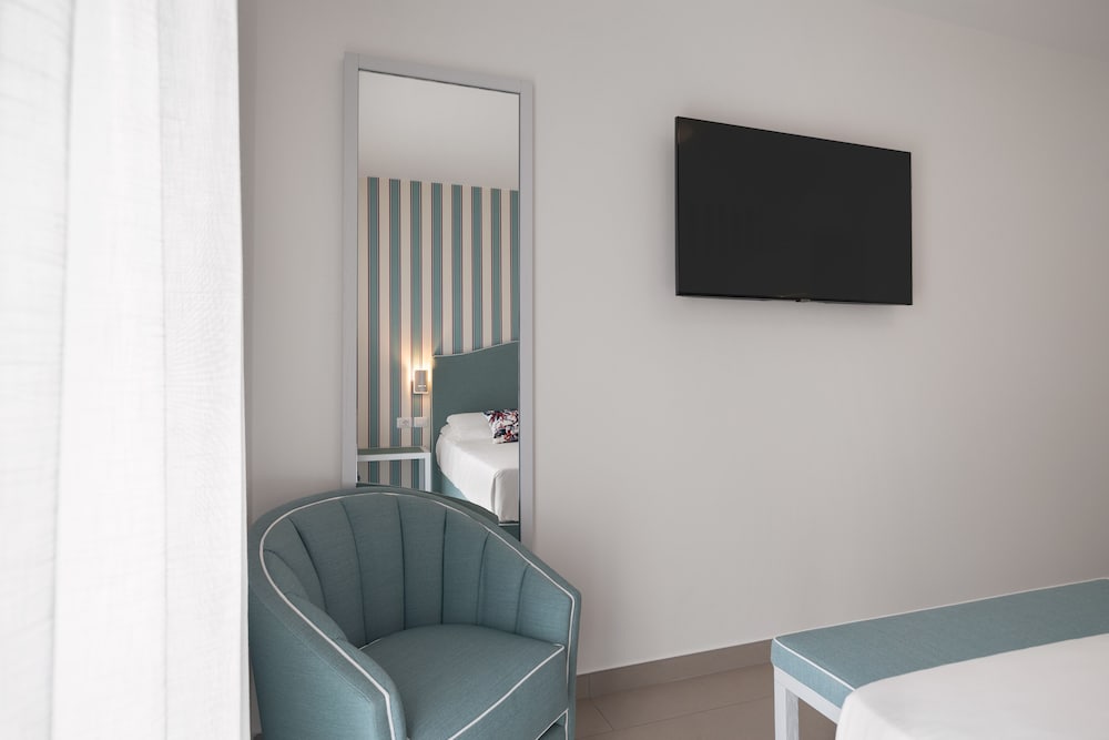 Seaside Hotel 27/42