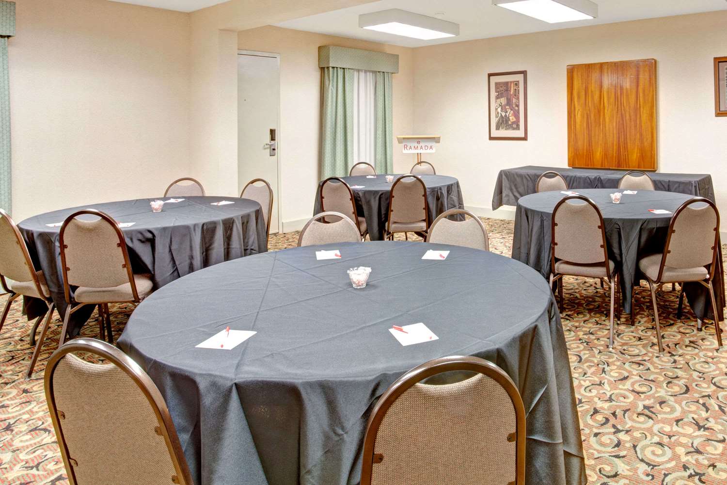 Ramada By Wyndham West Memphis 20/25