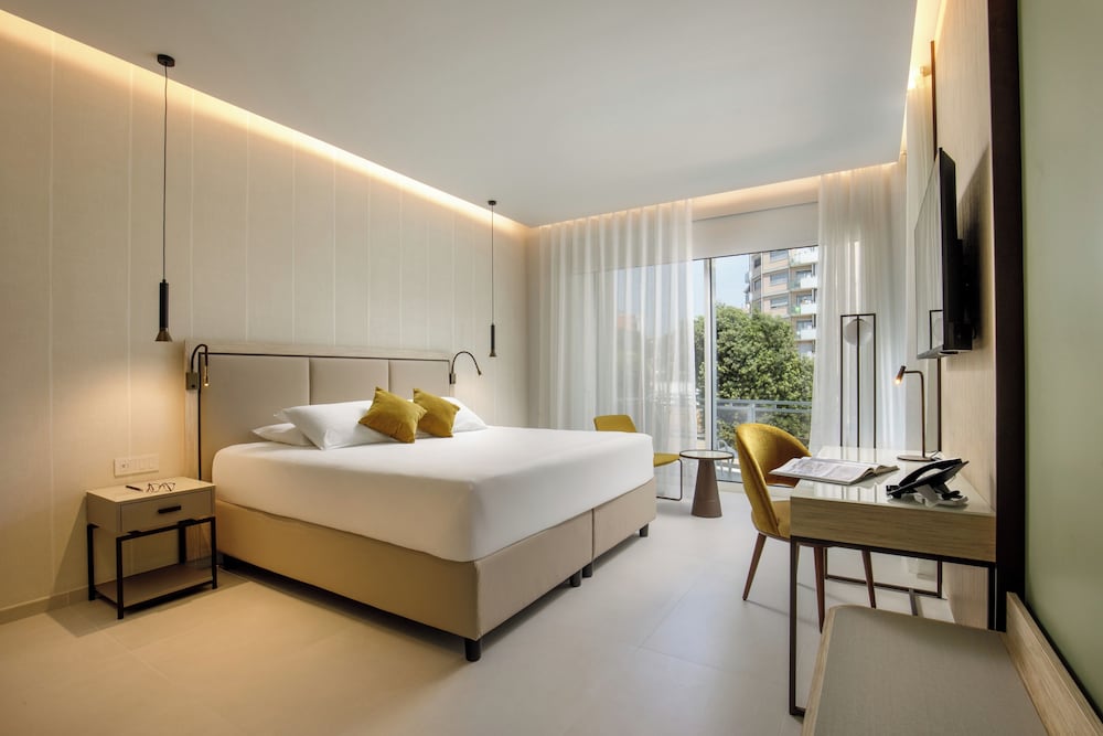 Ambasciatori Suite Hotel 68/110