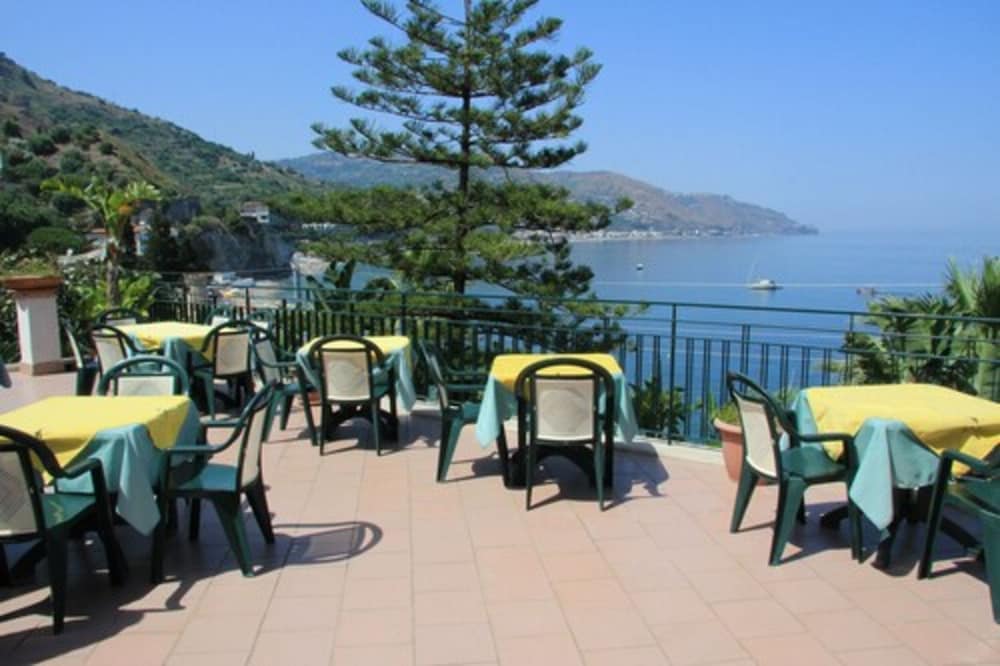 Hotel Baia Delle Sirene 48/80