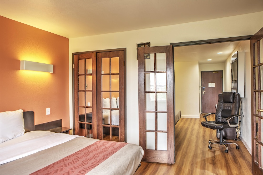 Motel6 Dallas, TX - Northwest 19/50
