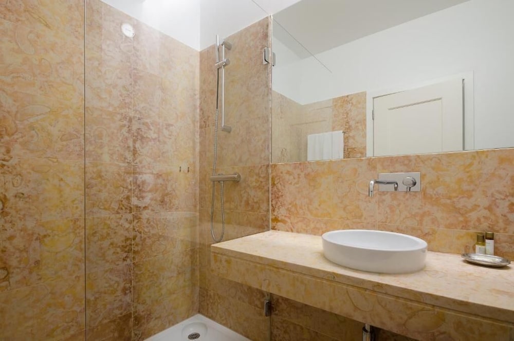 Casas da Baixa - Jules & Madeleine 46/50