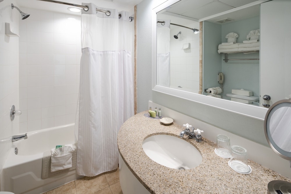 Tradewinds Island Grand Resort 19/65