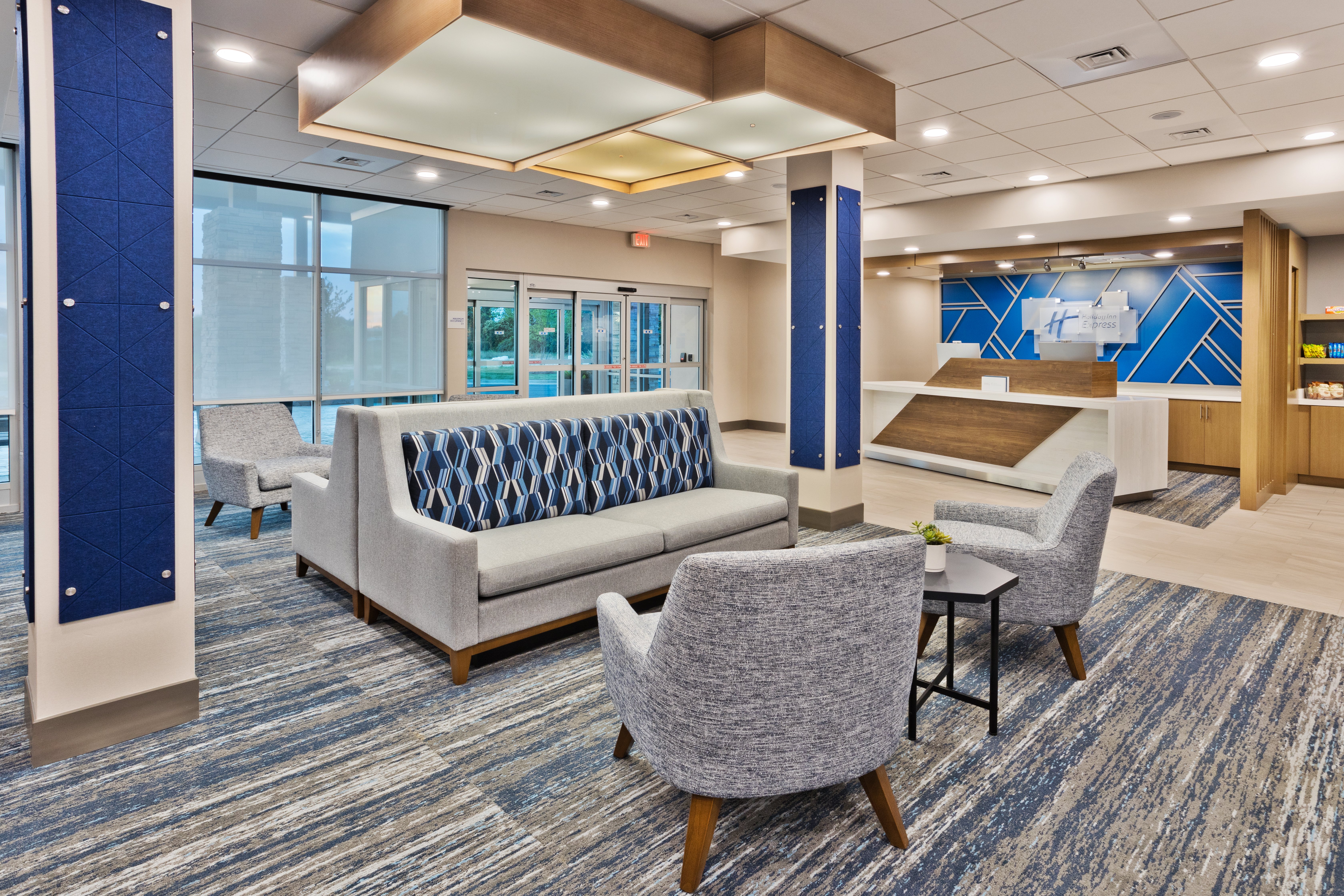 Holiday Inn Express COLUMBUS NORTHEAST 37/54
