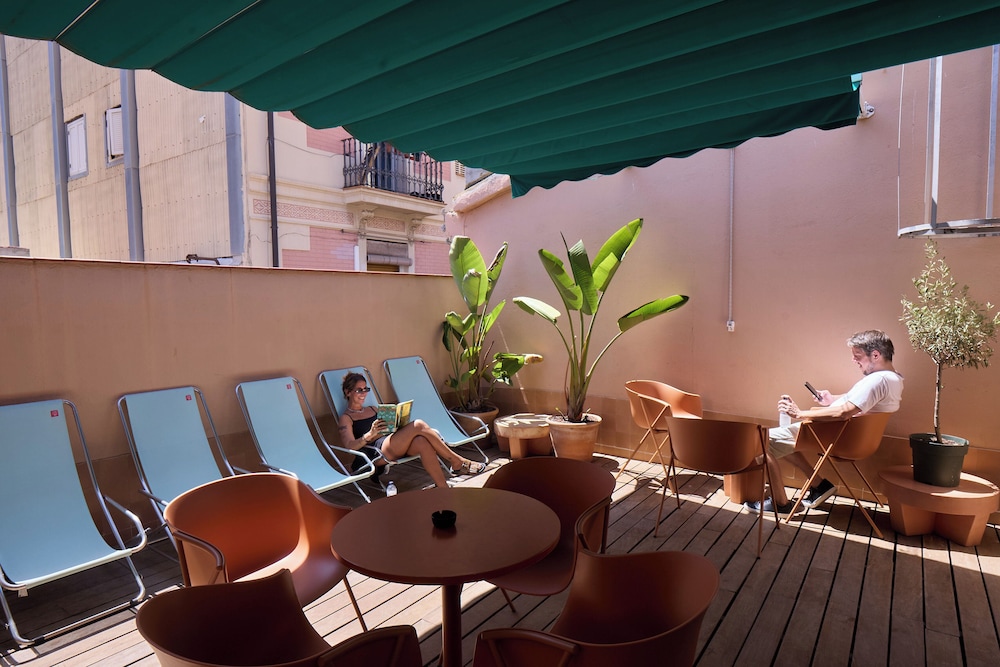 Latroupe Poblenou Beach 28/49