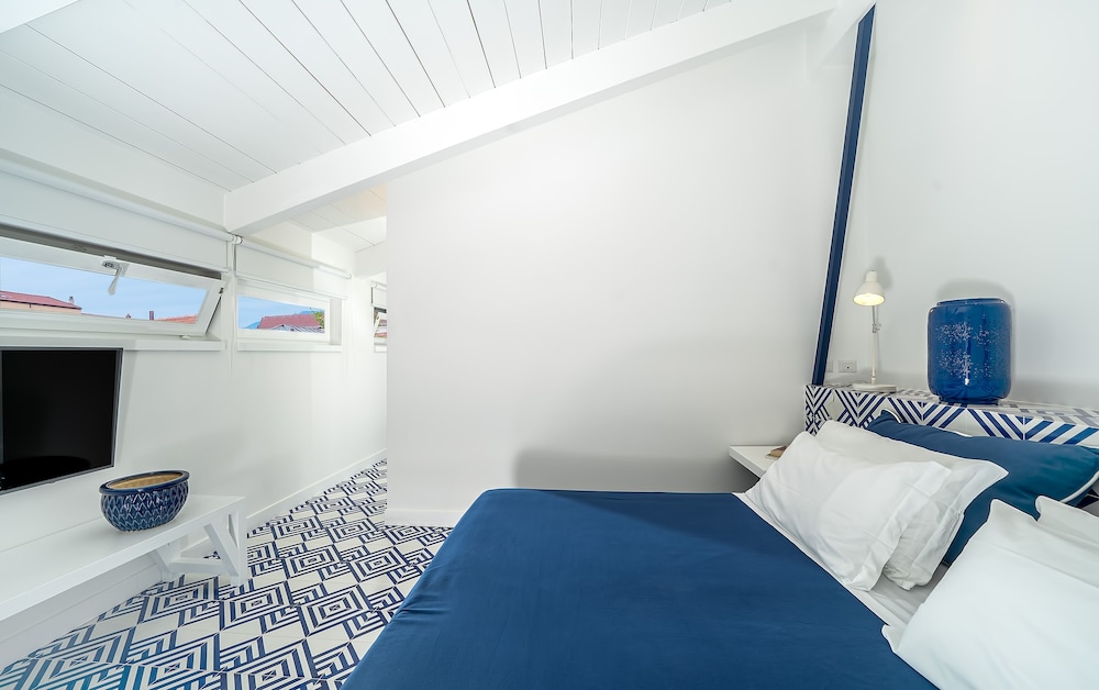 SUPERIOR, ATTIC