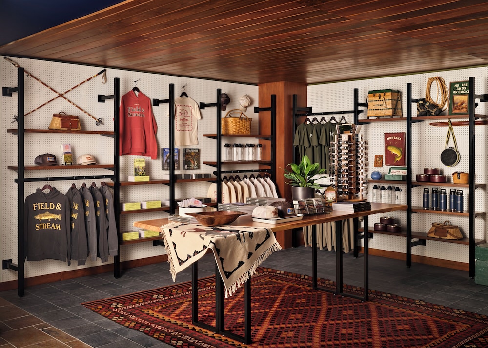 Field & Stream Lodge Bozeman 45/53