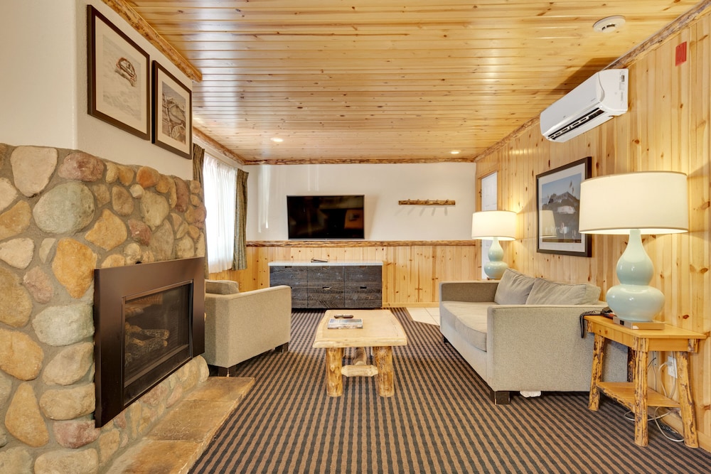 3 Peaks Resort Beach Club 27/50