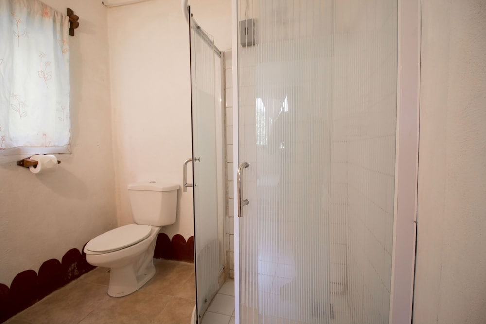 ECO HOTEL UXLABIL ATITLAN 49/49
