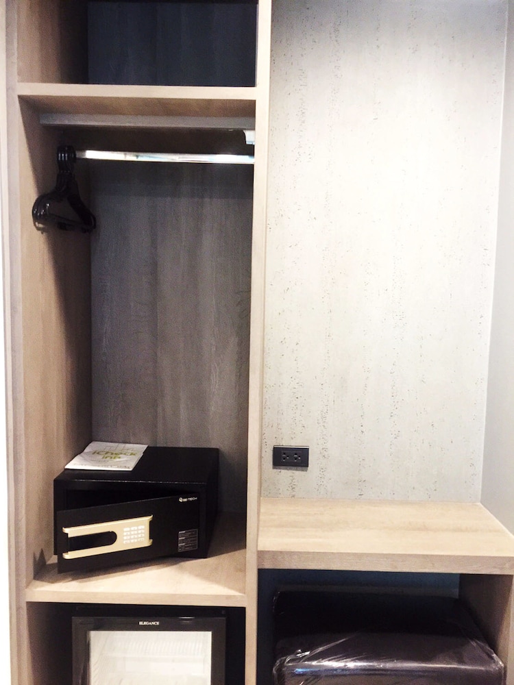 Studio Ekamai 30/37