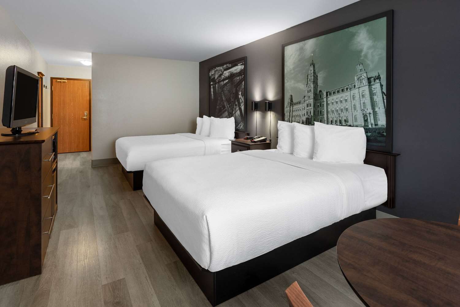 Super 8 By Wyndham Quebec City 9/28