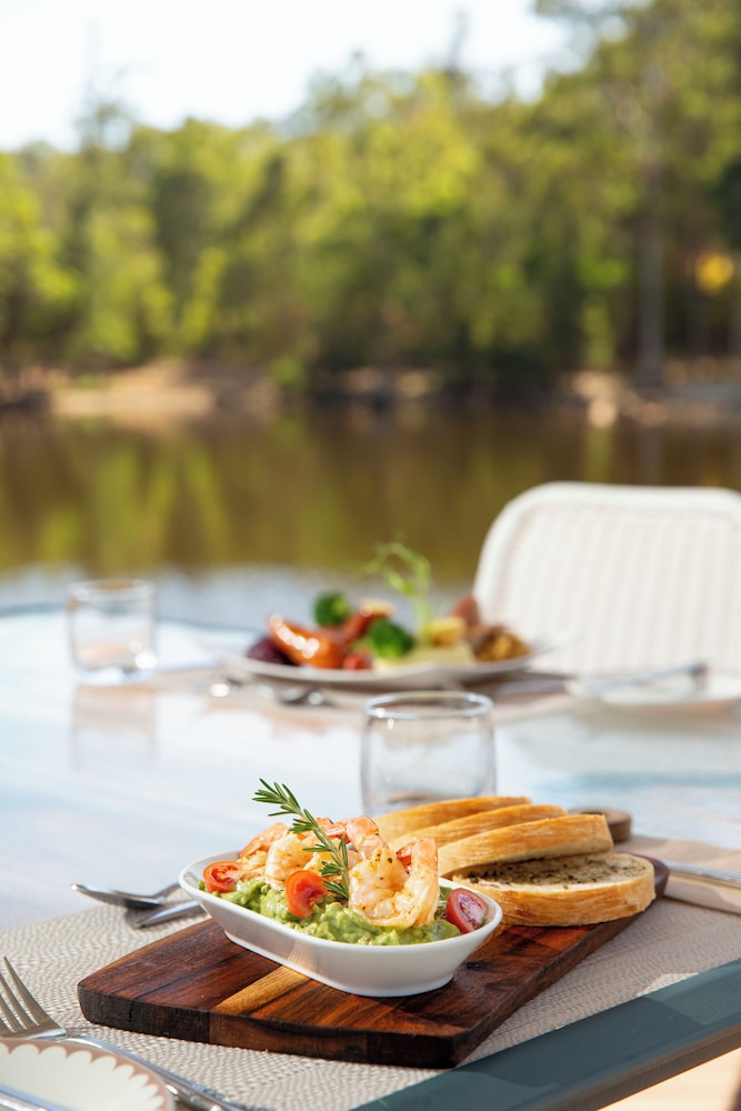 FOREST LODGE RESORT 31/50