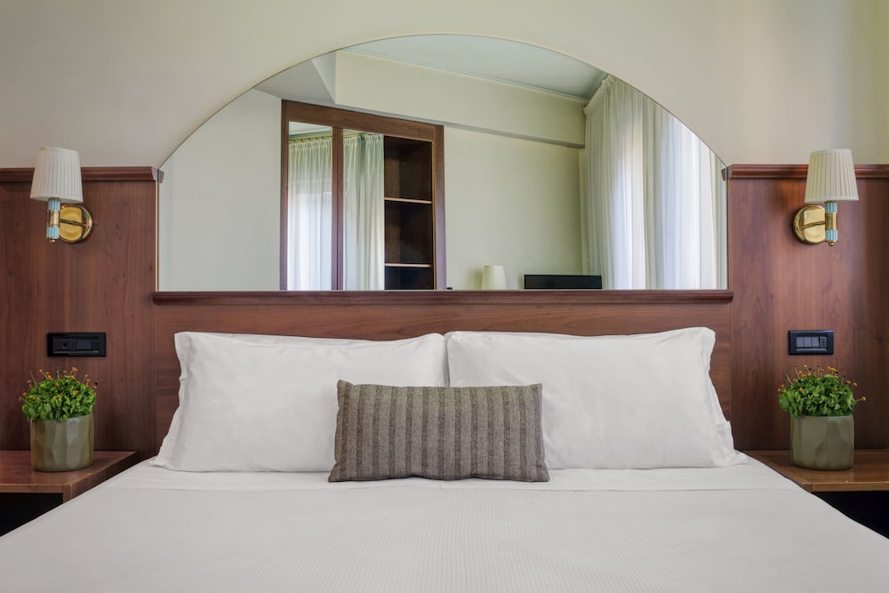 Hotel Carlton 25/62