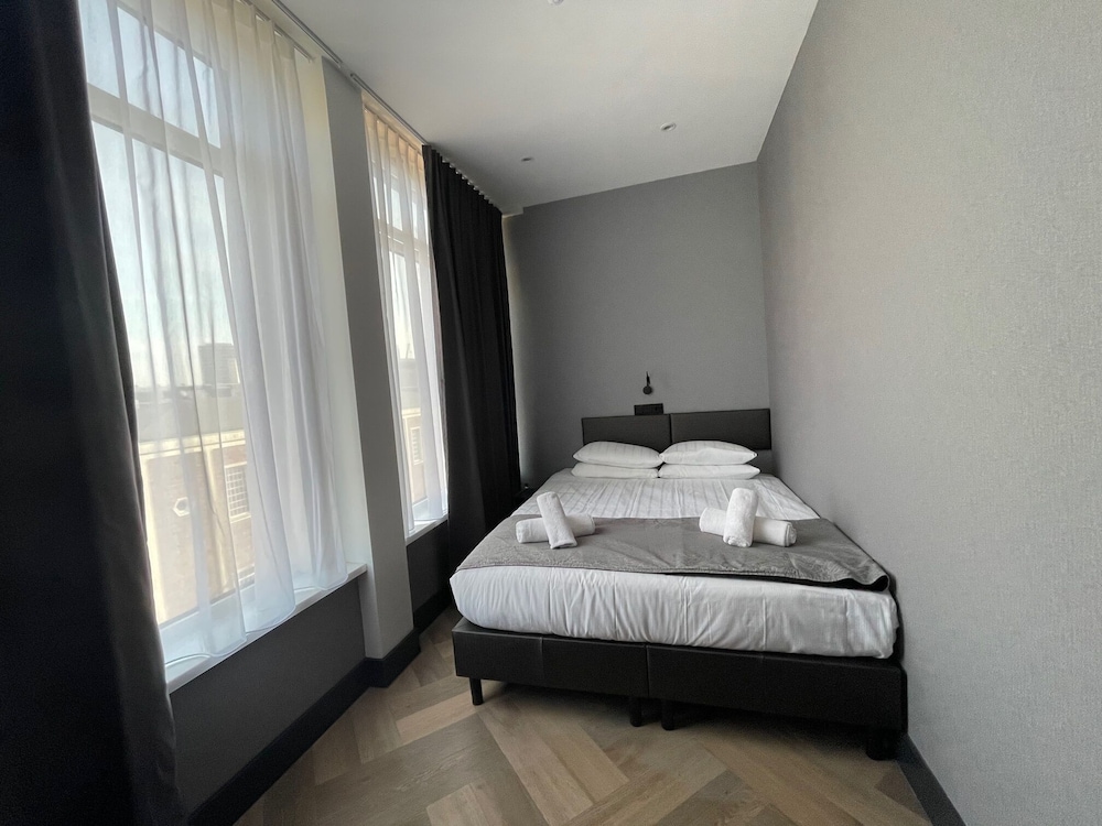 BASIC, DOUBLE BED