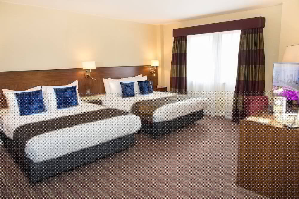 Crowne Plaza London Gatwick Airport 21/83
