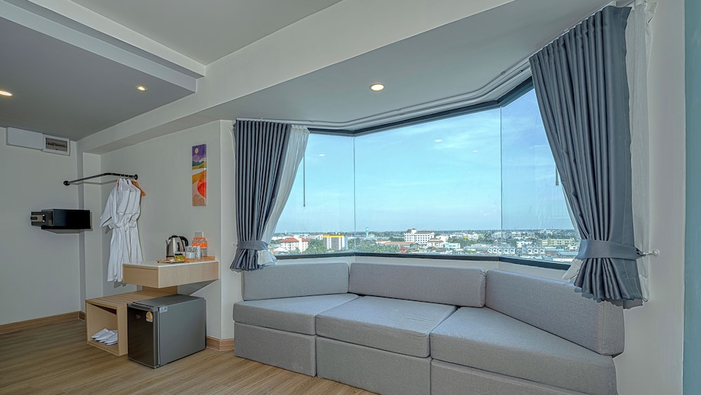 Khumsuphan Hotel 18/24