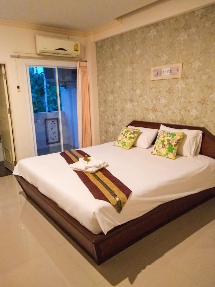 Chumphon Travelodge Hotel 23/37