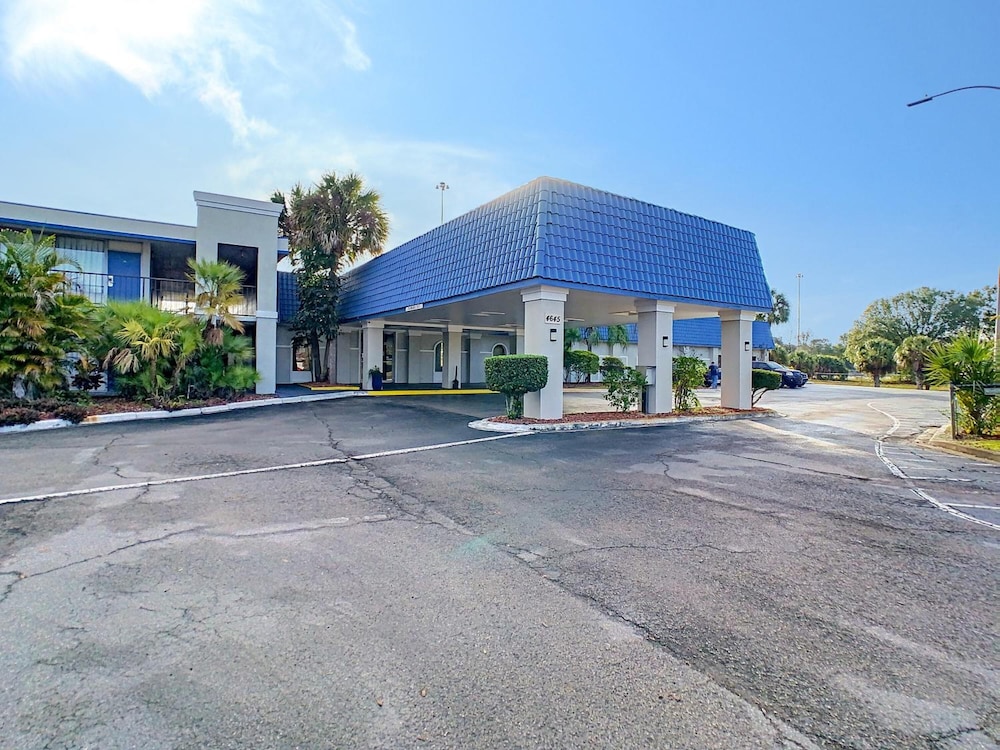 Stayable Suites Lakeland 55/66