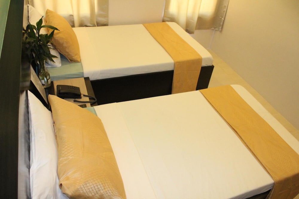 Coron Visitors Hotel 42/69