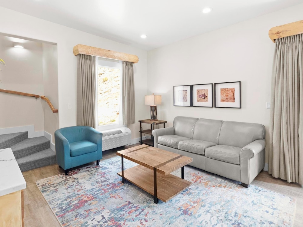 Bluff Dwellings Resort 45/67