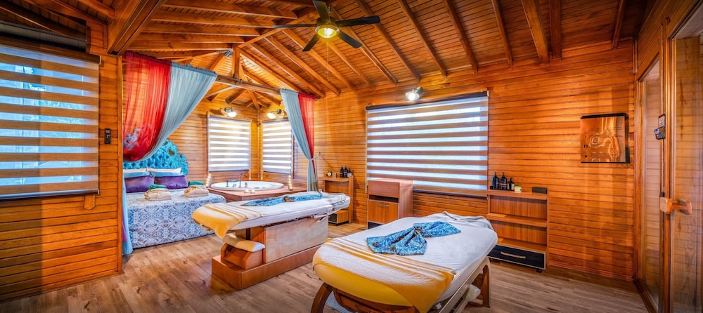 Baia Hotel Lara 40/75
