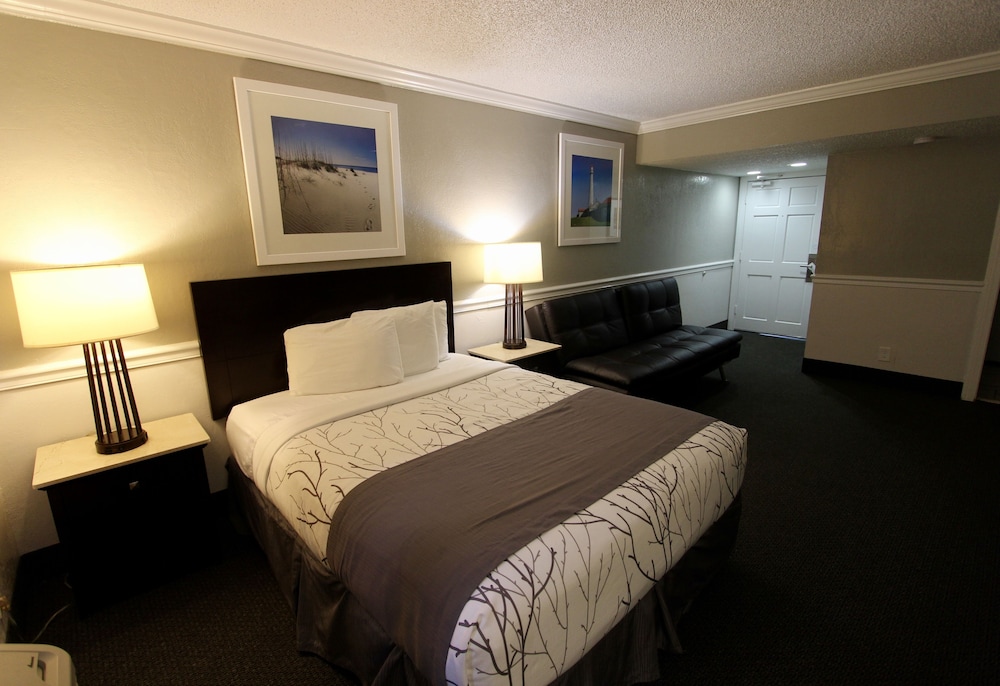 At Home Inn And Suites Pensacola 32/80