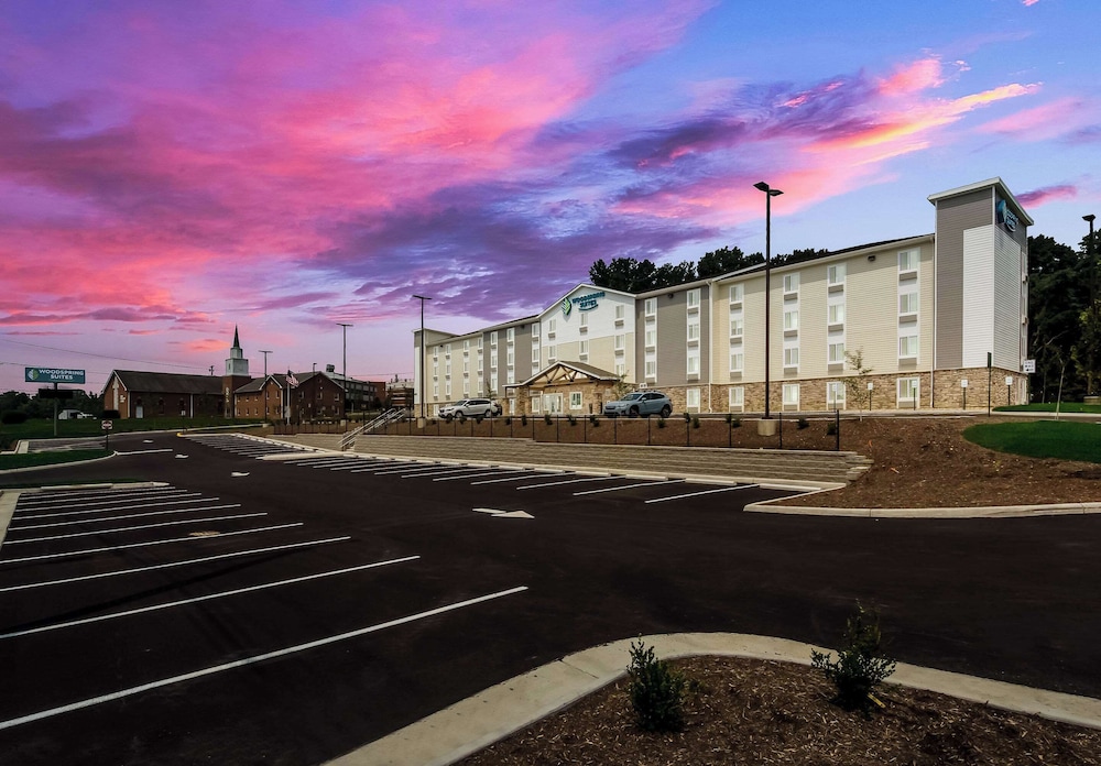 WoodSpring Suites Roanoke 23/27