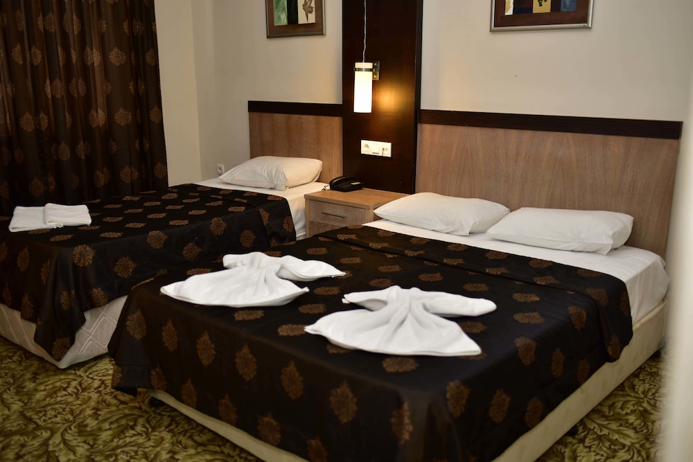 Topkapi Hotel 20/69