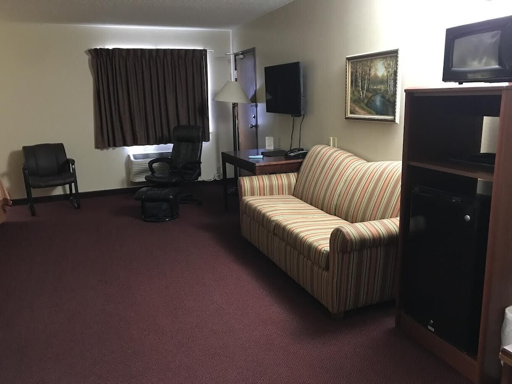 Heartland Hotel And Suites 36/62