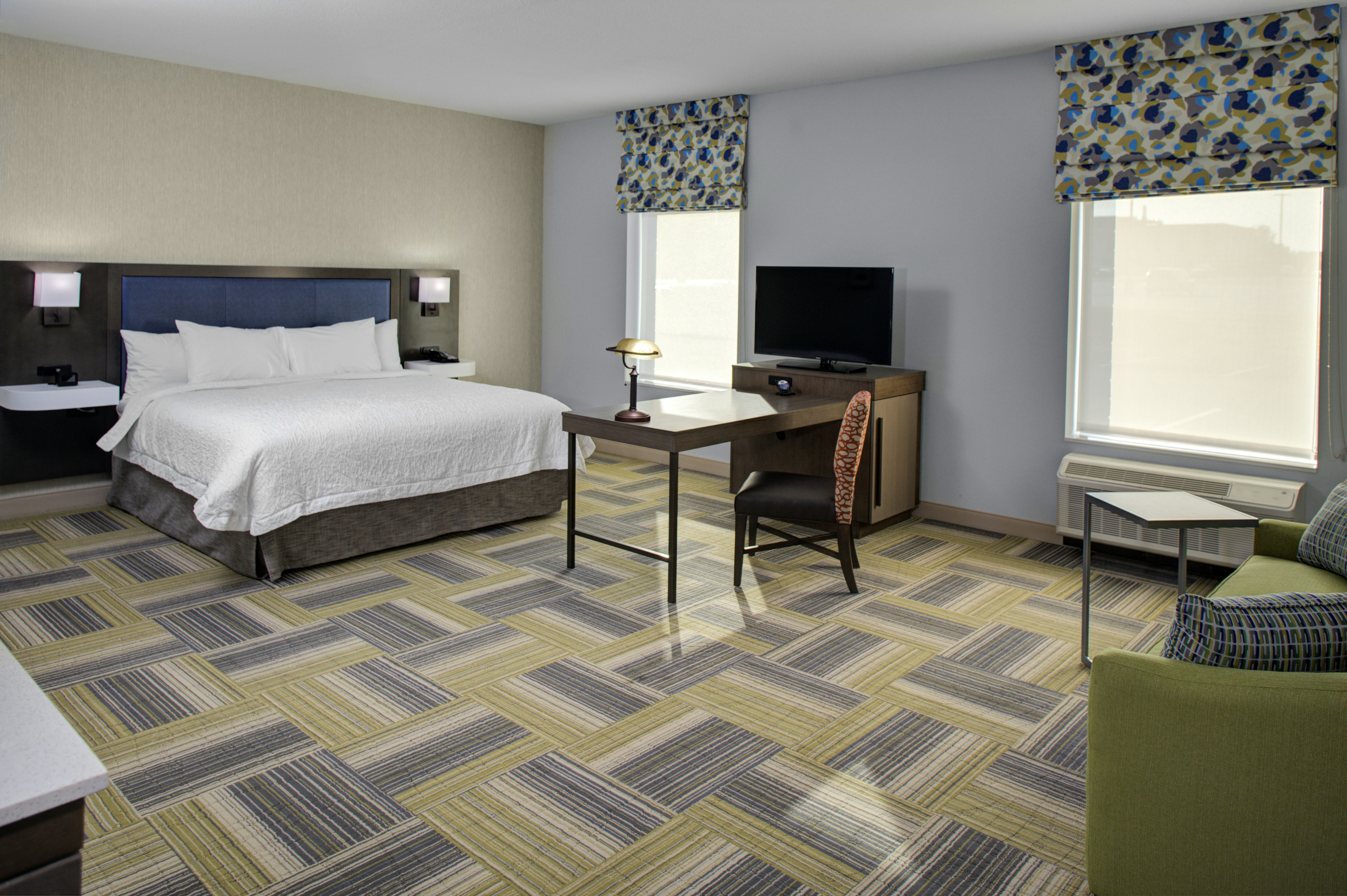 Hampton Inn Suites Syracuse North Airport Area 12/64