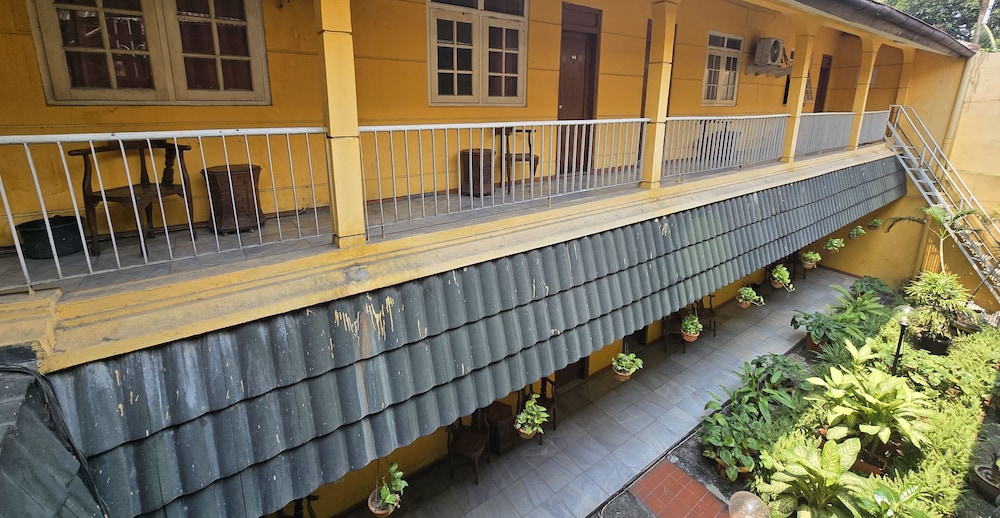 Hotel Tugu Asri 1/15