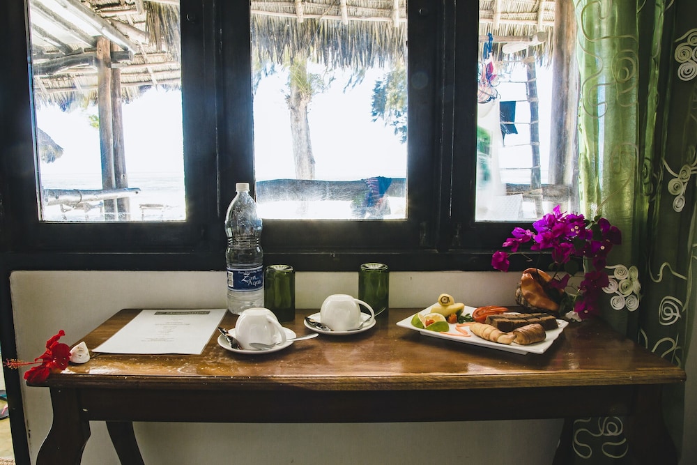 Moonshine Uroa Boutique Hotel 28/50