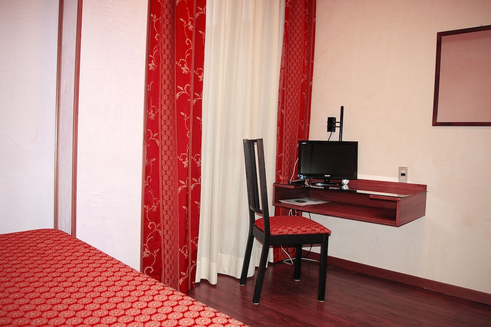 HOTEL SALIERI 60/70