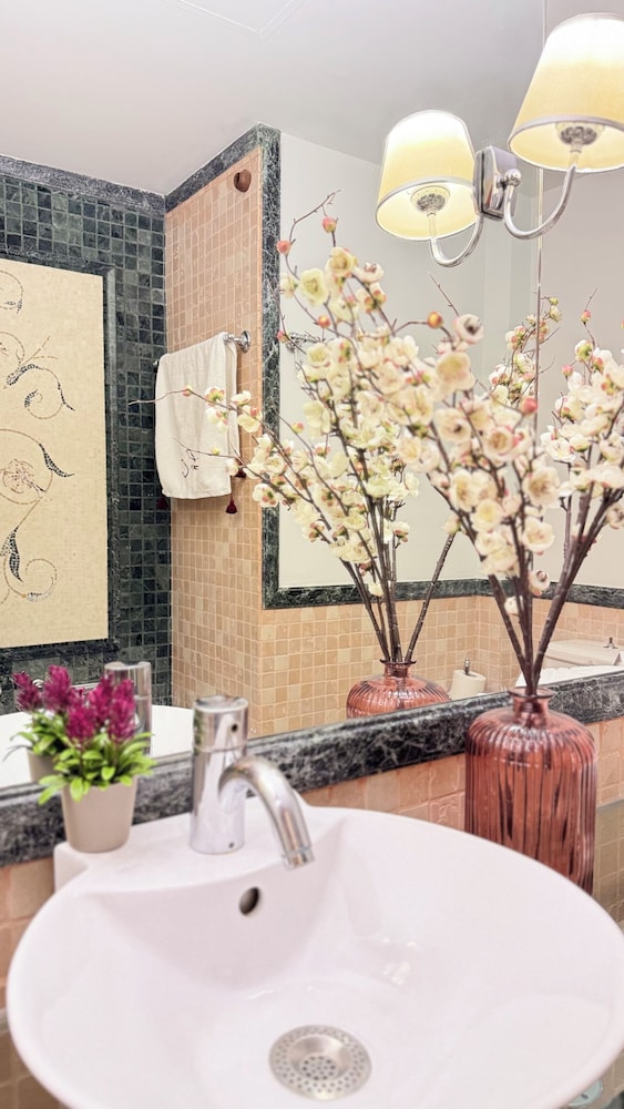 غرفة ديلوكس بسرير مزدوج، Le Convivial Luxury Suites & Spa 5/5