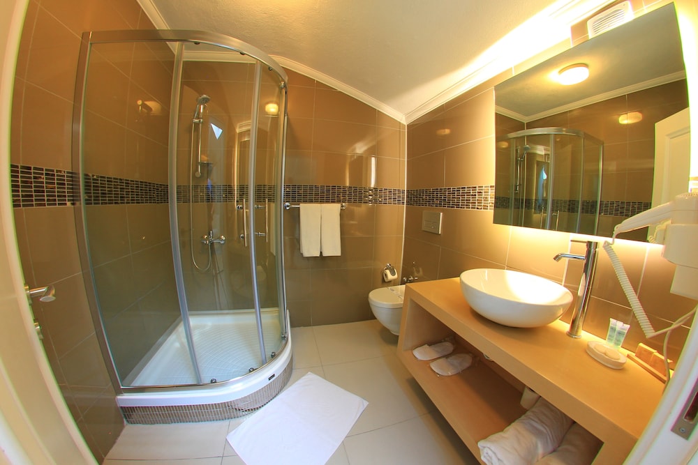 Palm Bay Beach Hotel 32/61