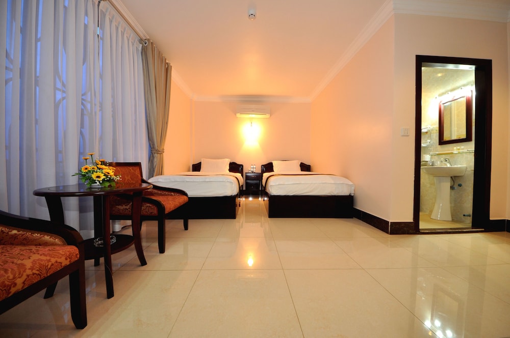 Rain Rock Hotel 18/46