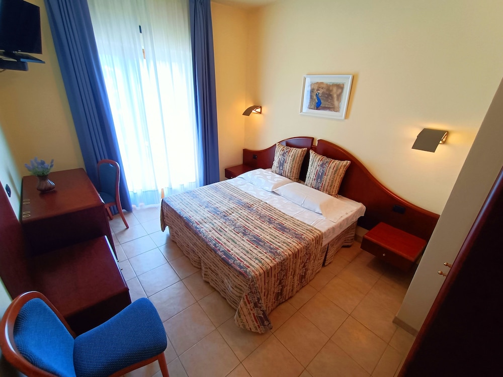 Villa Isabella Hotel & Residence 11/50
