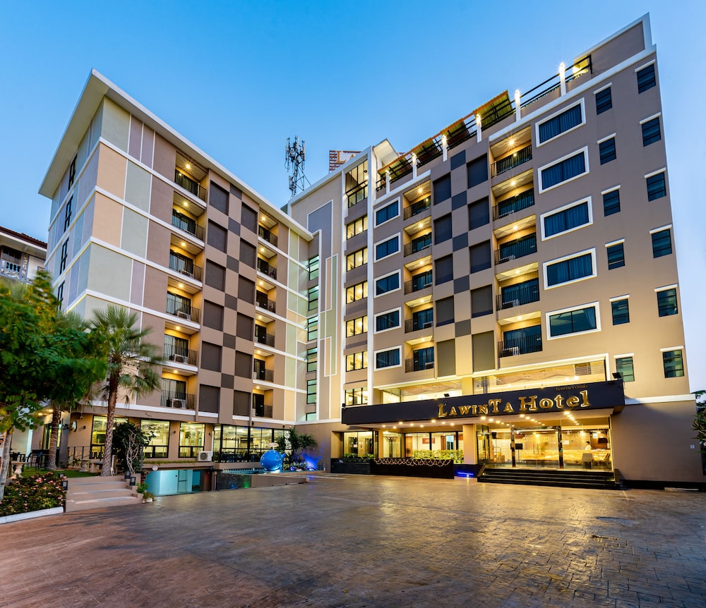 Lawinta Hotel 60/65