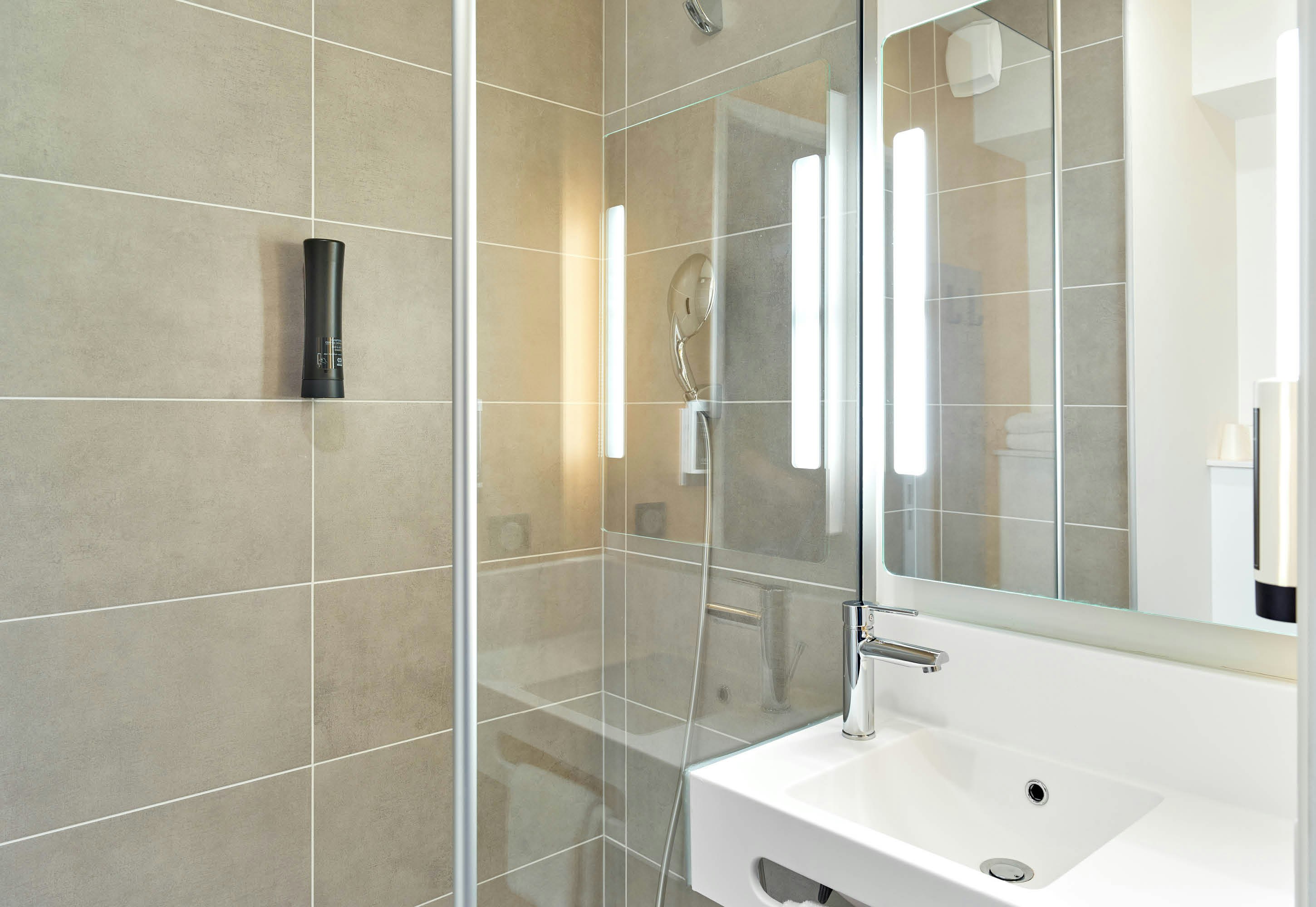 B&B HOTEL Paris Clichy-sous-Bois 28/28