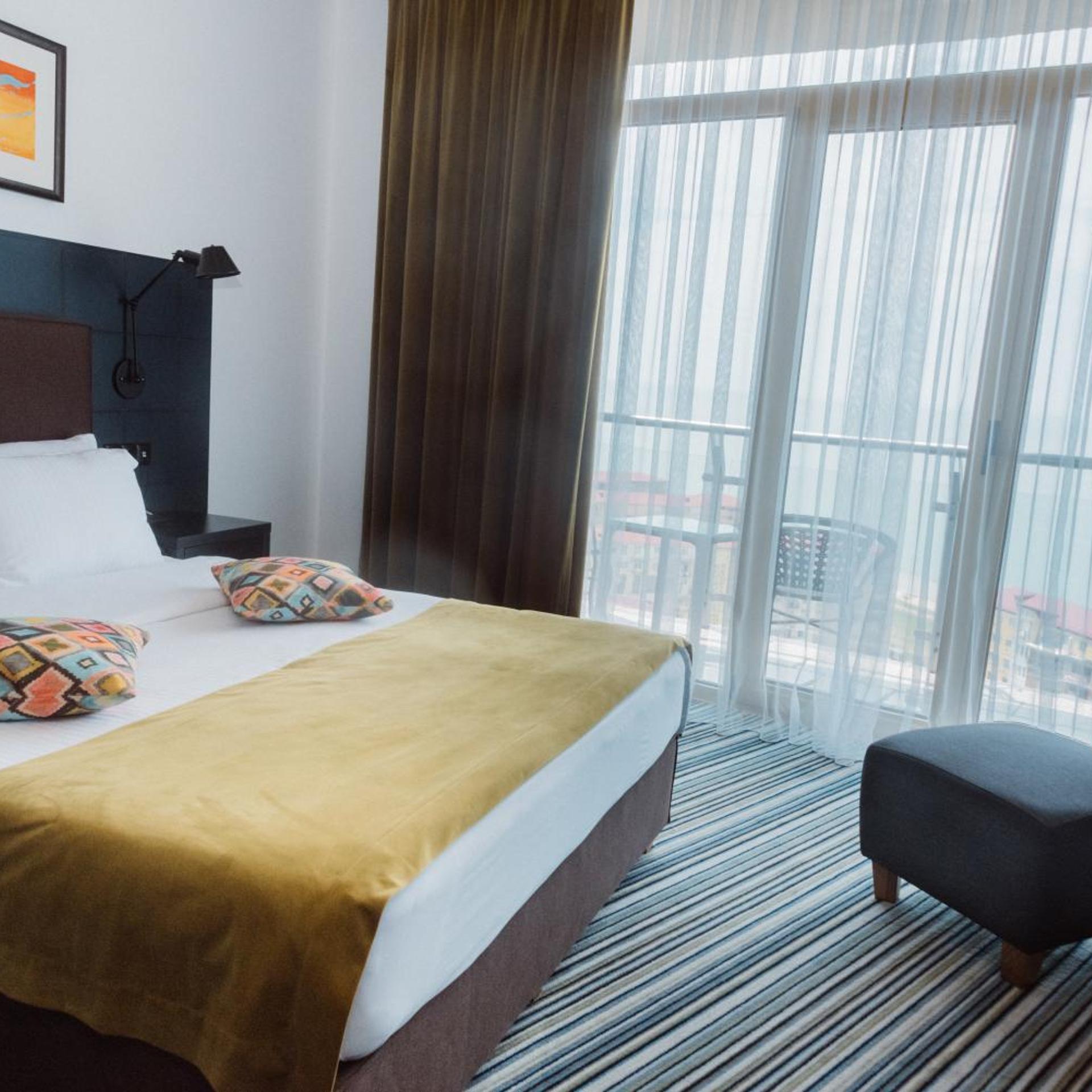 غرفة ديلوكس ثلاثية بإطلالة على البحر، Tangerine Apart Hotel Batumi 5/10
