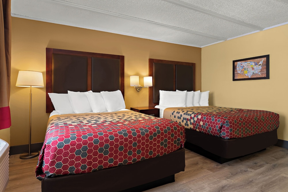 STANDARD, 2 QUEEN BEDS