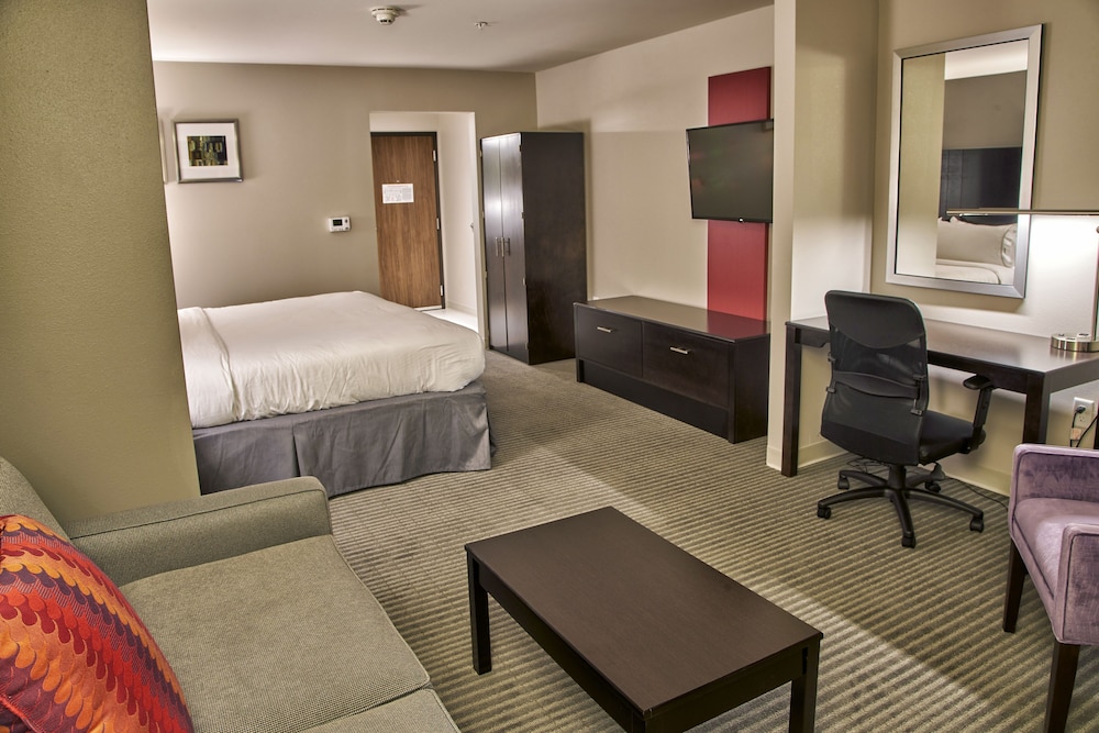 HOLIDAY INN EXPRESS AND SUITES TULSA NE - CLAREMORE 15/25