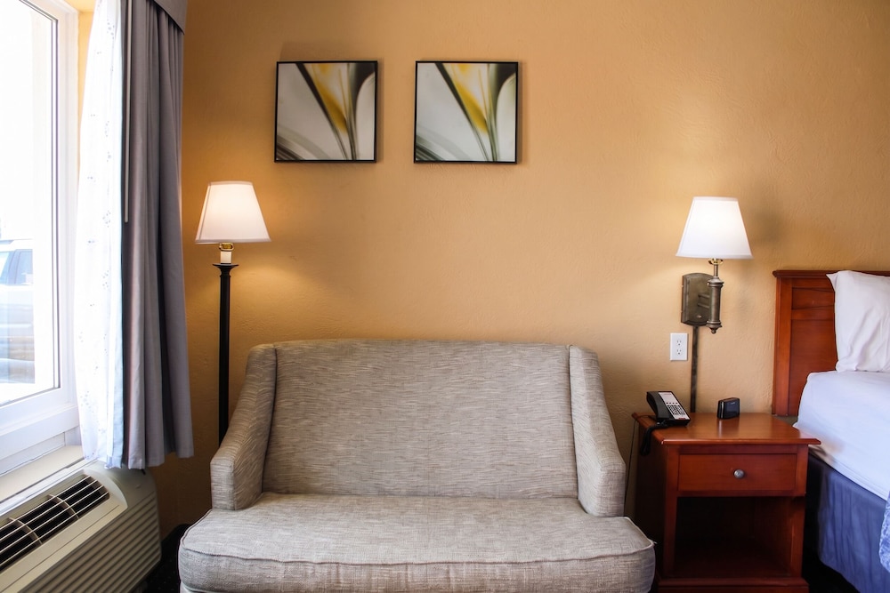 Hatteras Island Inn 37/60